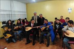 KAYMAKAM İMAMOĞLU SAZ ÇALIP, TÜRKÜ SÖYLEDİ