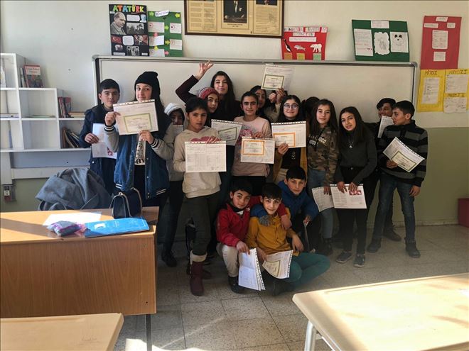 öğrencilerin karne heyecanı